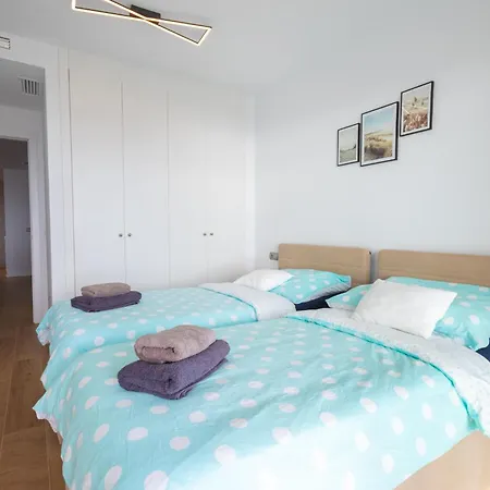Modern With Sea And Golf View דירה