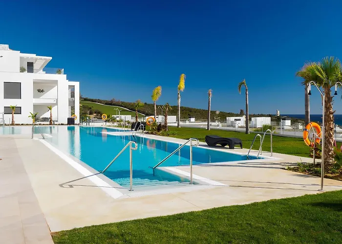 Modern With Sea And Golf View דירה