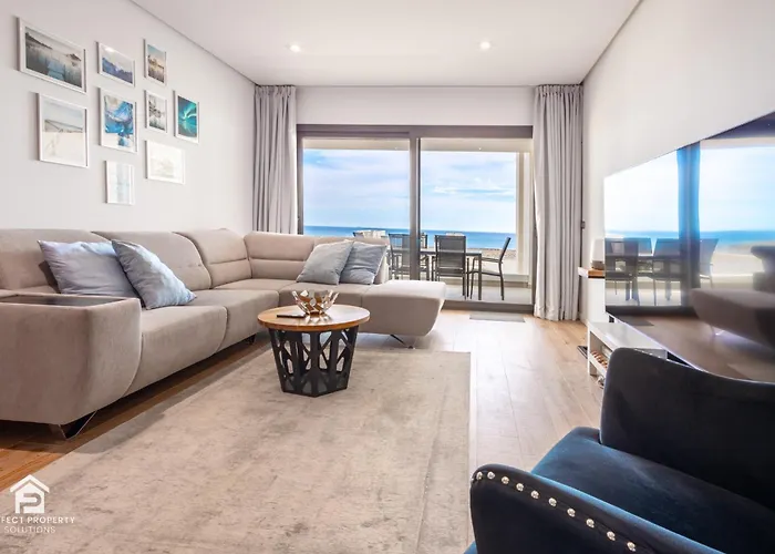 Modern With Sea And Golf View דירה